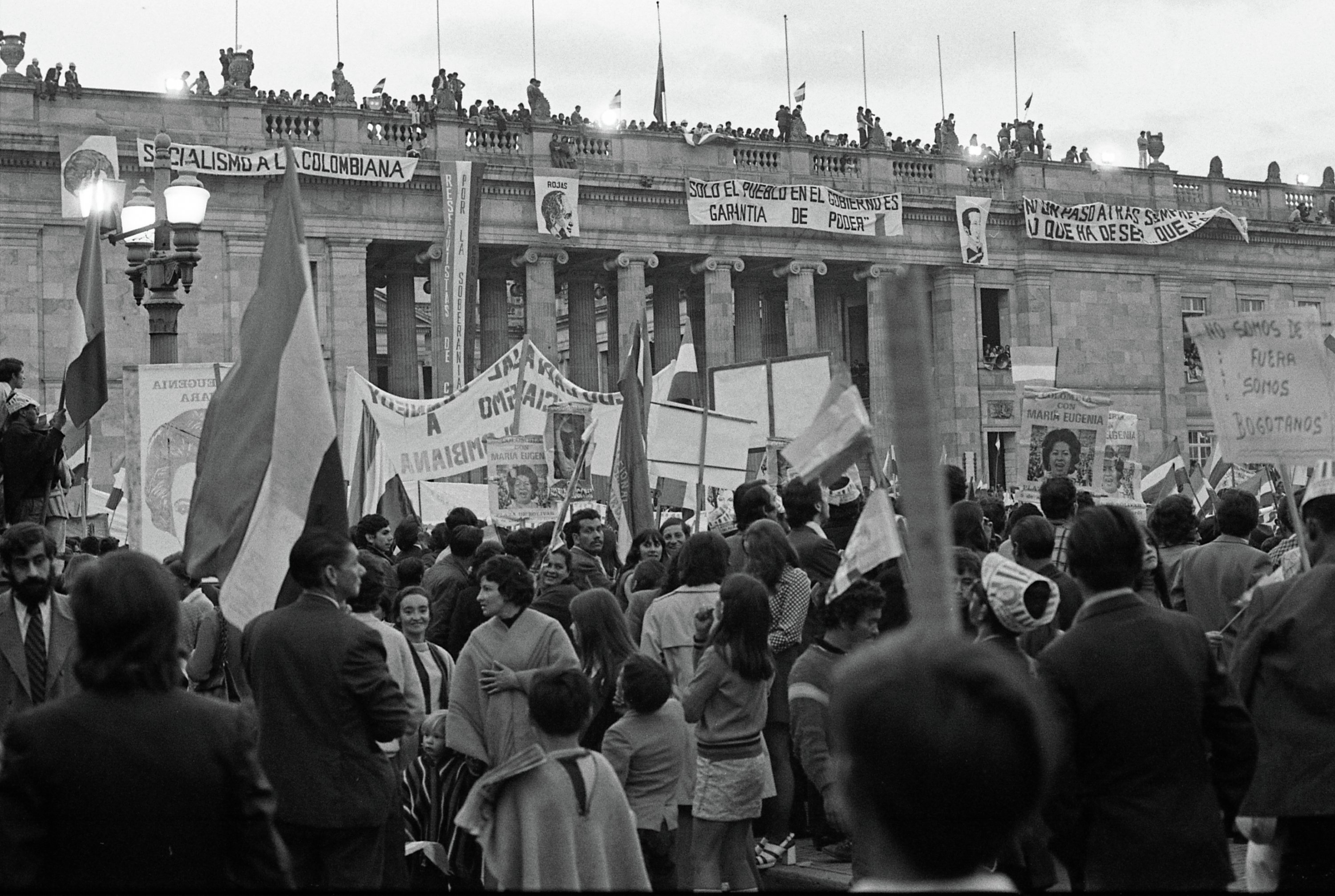 Sin título.(Campaña presidencia María Eugenia Rojas candidata  ANAPO. Elecciones 1974)