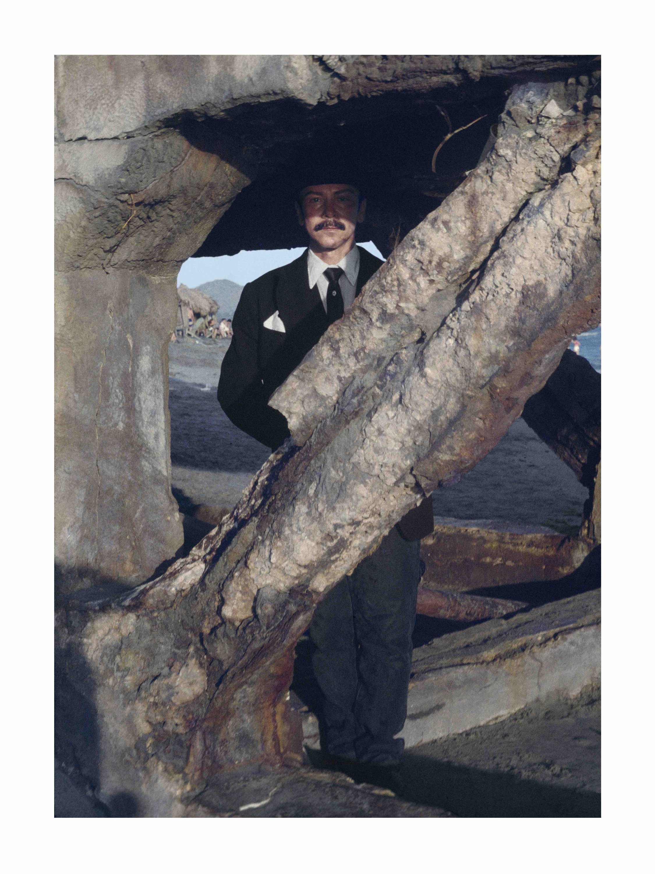José  Gregorio  Hernández. De la serie Visitas y apariciones
