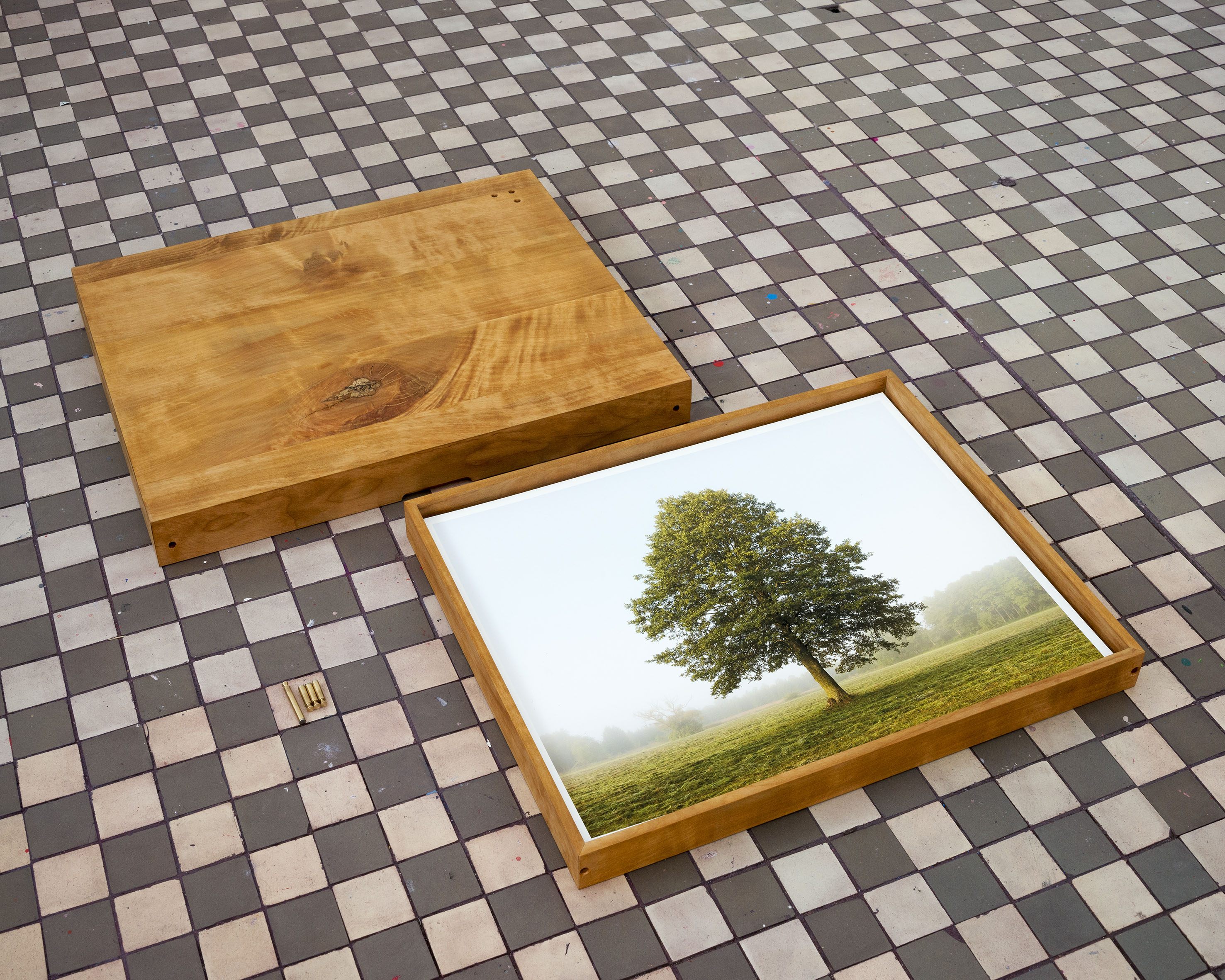 Alder King - box-framed