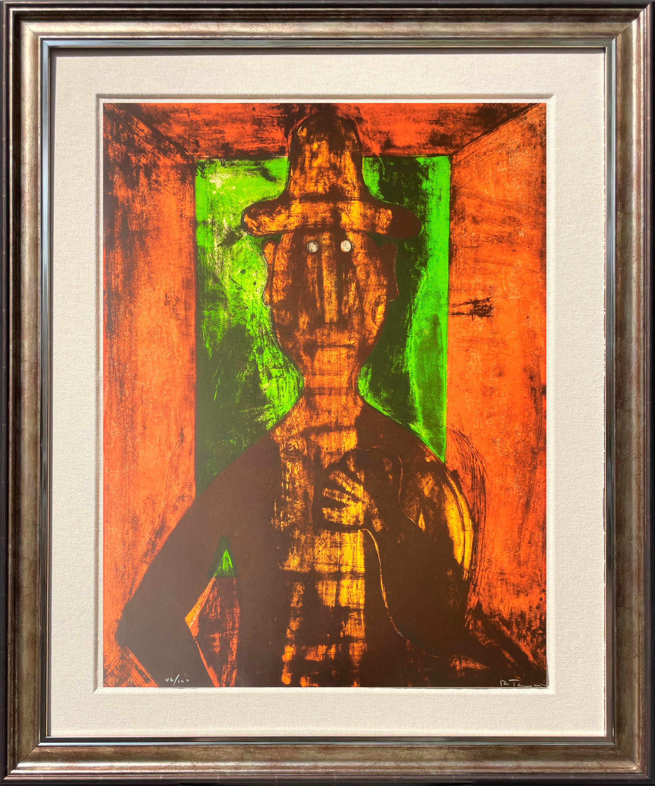 Hombre en Fondo Verde