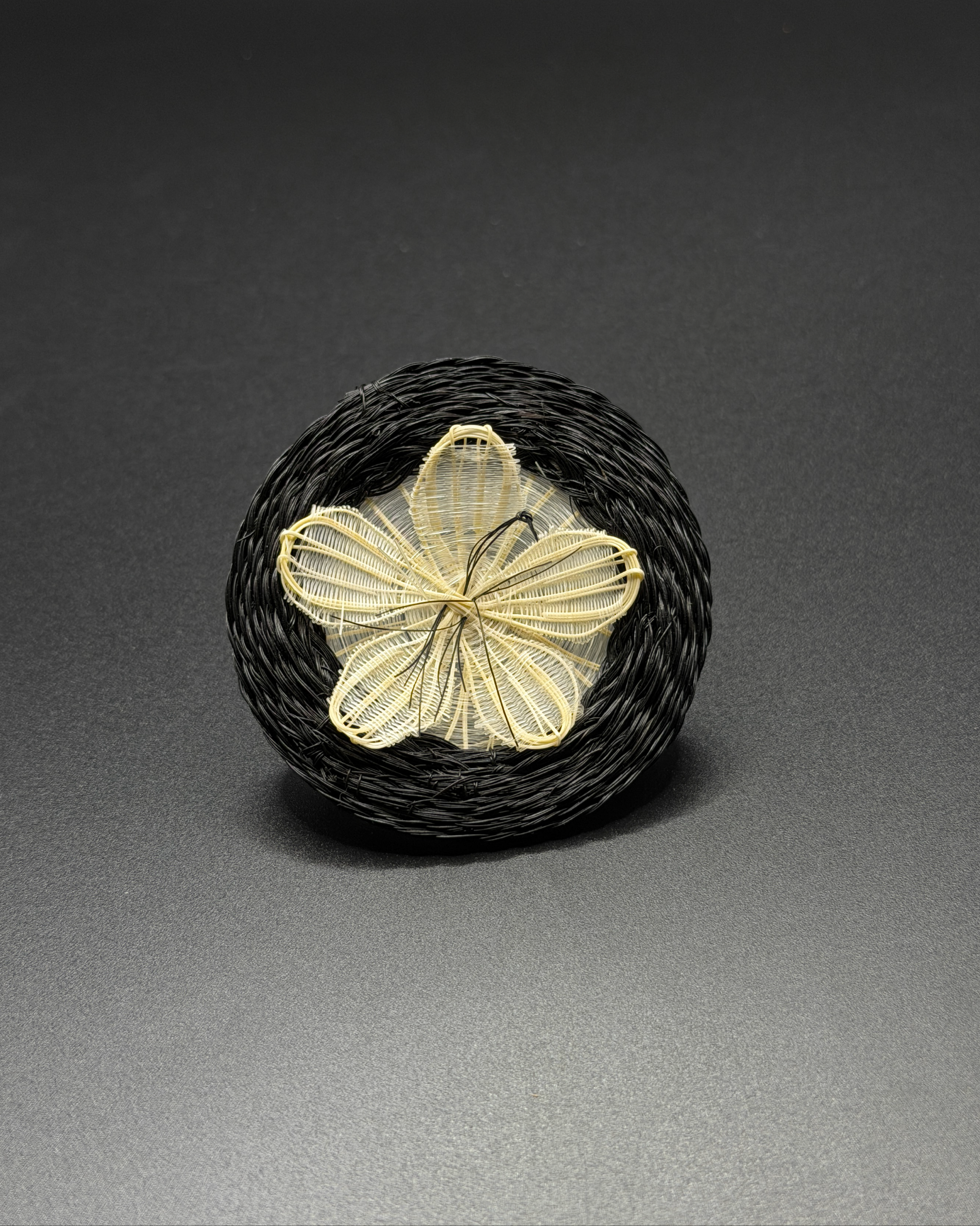Anillo Flor de Ébano
