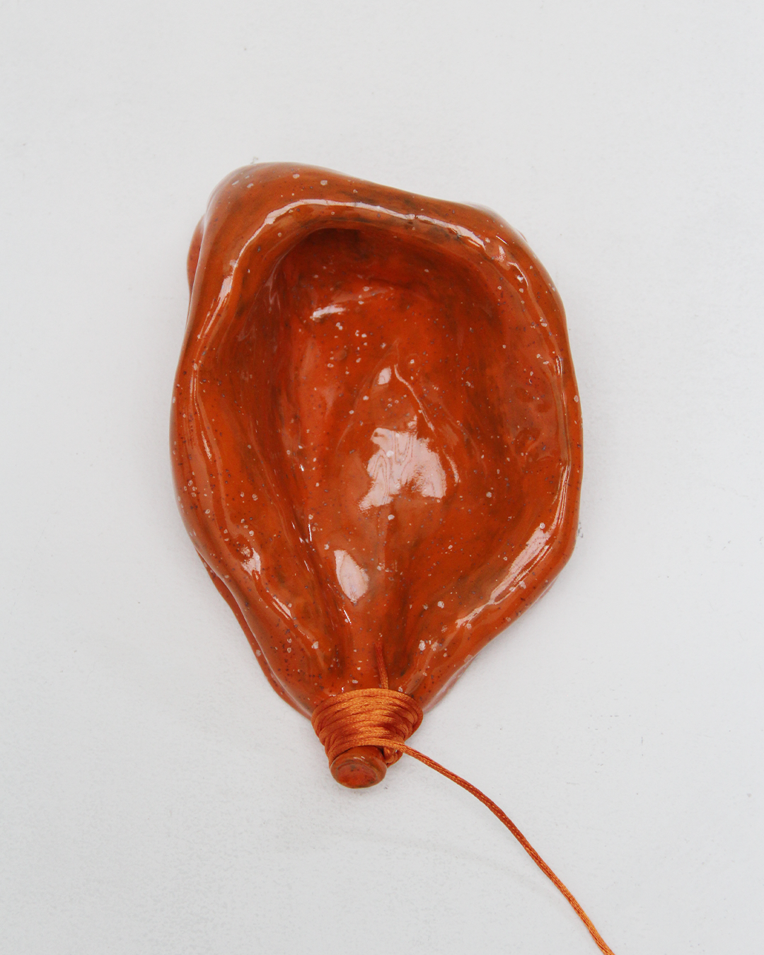 Bomba desinflada naranja