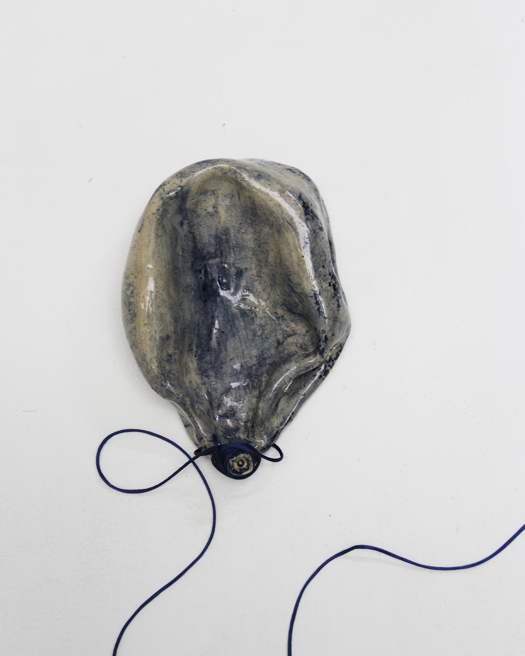 Bomba desinflada manchas azul